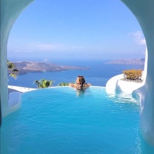 Meet your Posher, Debora